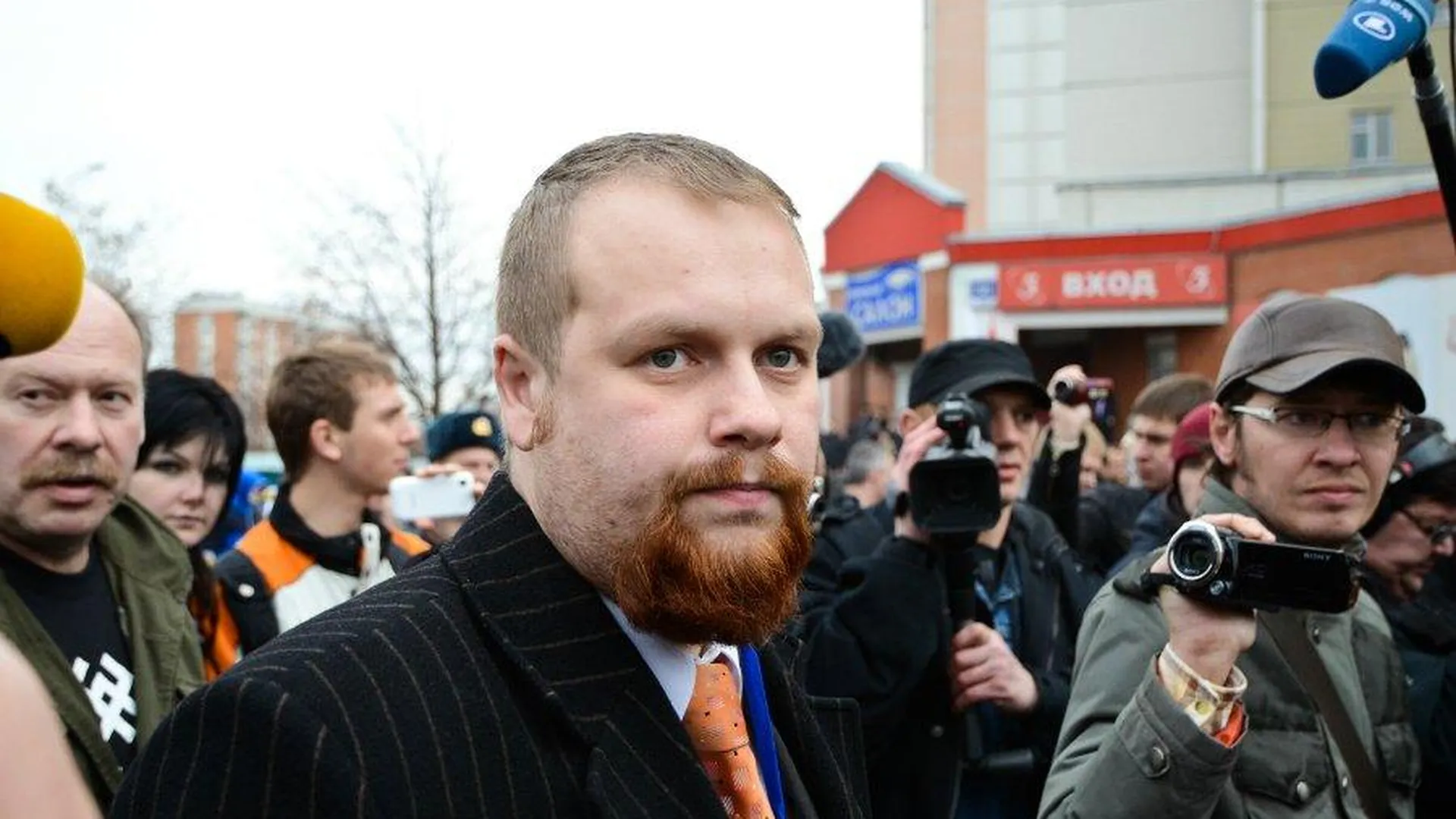 Суд в Москве отправил националиста Демушкина под домашний арест до 21 декабря
