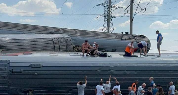 РЖД: пассажиры сошедшего с рельс на Волгоградщине поезда ждут резервный состав