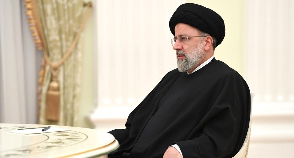 Хаменеи надеется, что президент Ирана Раиси жив после жесткой посадки вертолета