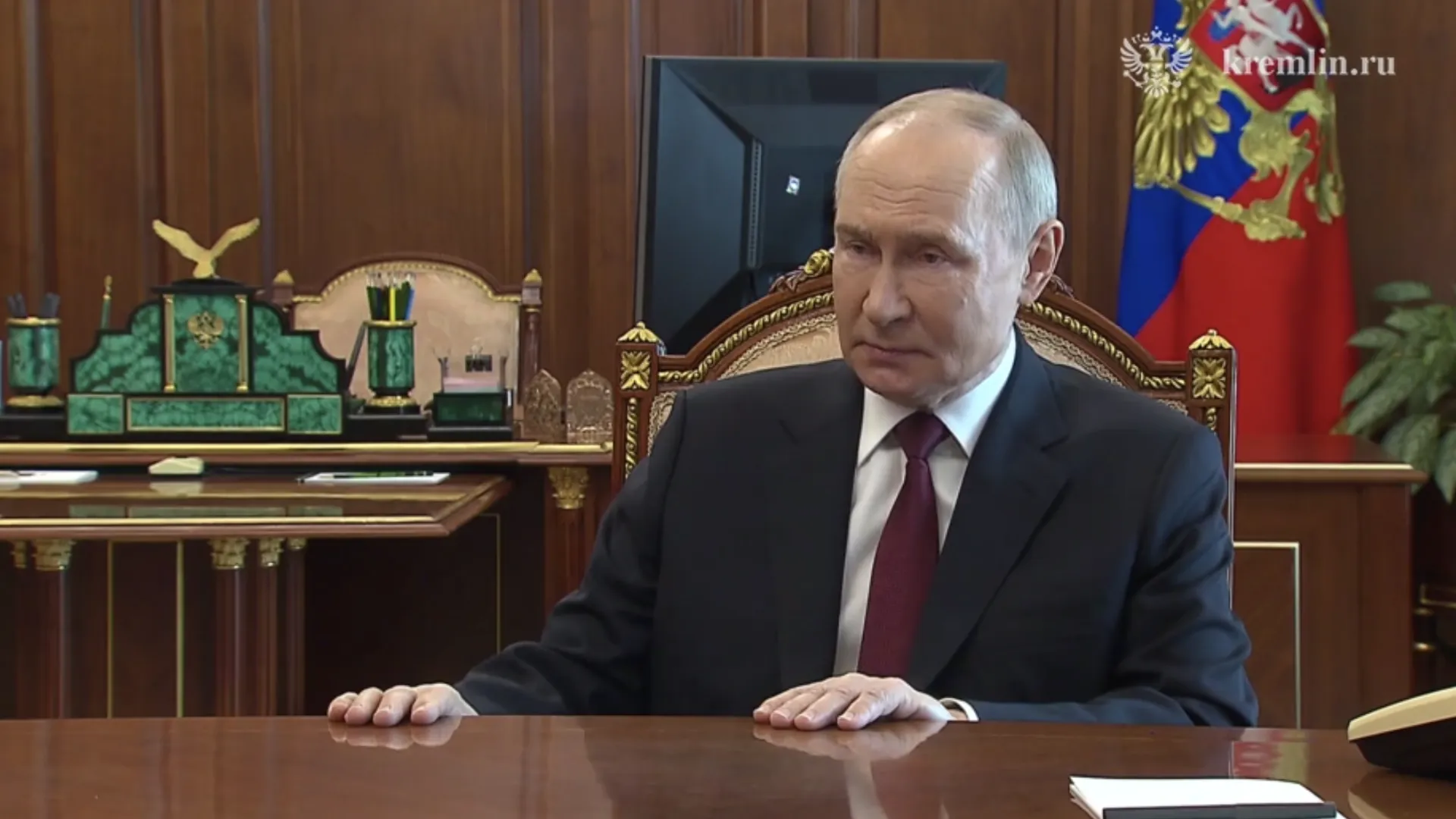 Владимир Путин объявил пасхальное перемирие