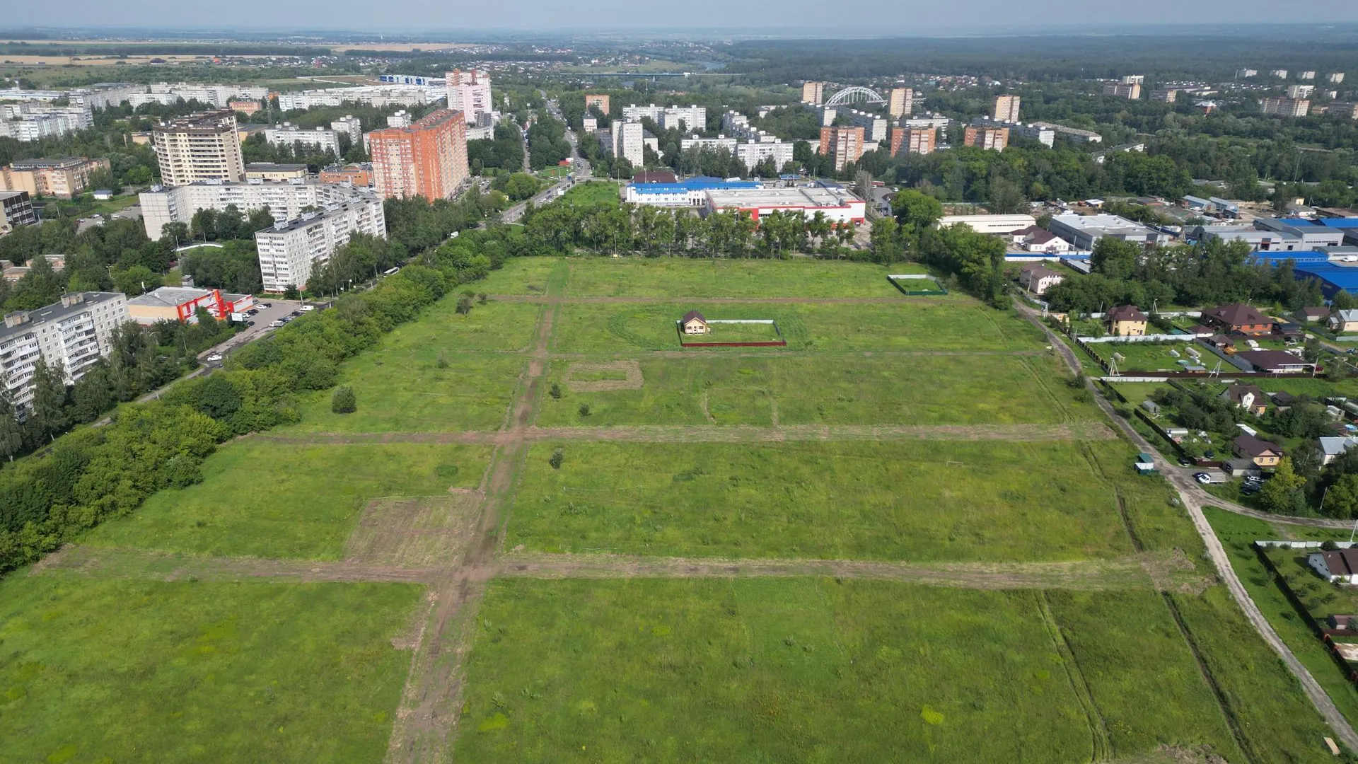 Врачам Подмосковья безвозмездно предоставили 90 земельных участков в 2024 г