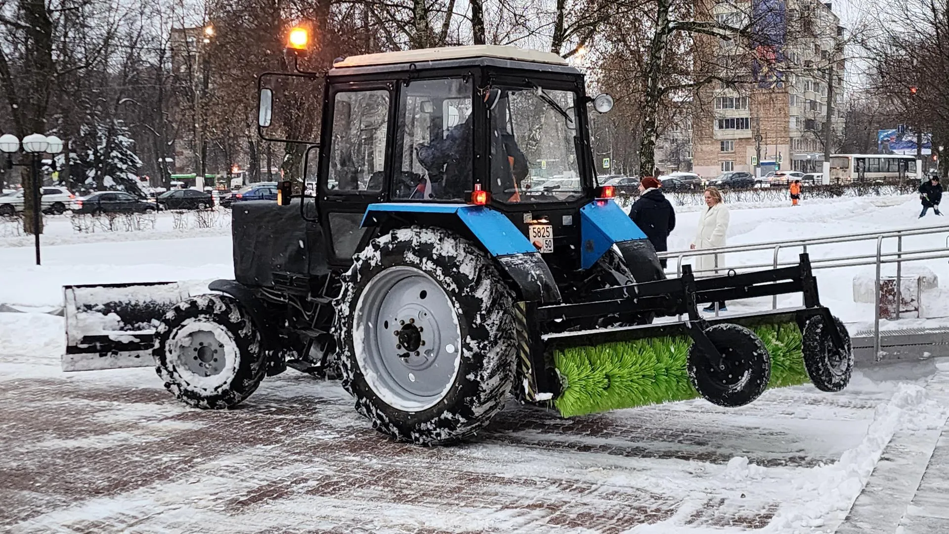 В Подольске ликвидируют последствия сильнейшего снегопада