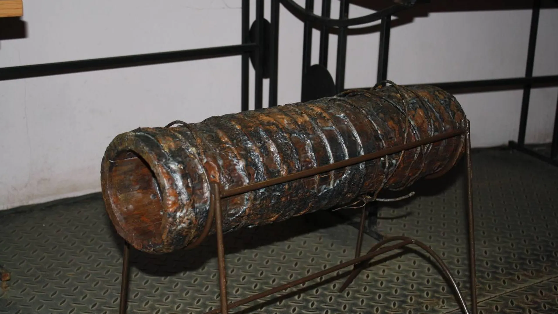 Фрагмент деревянного водопровода вошел в экспозицию музея ЖКХ в Коломне