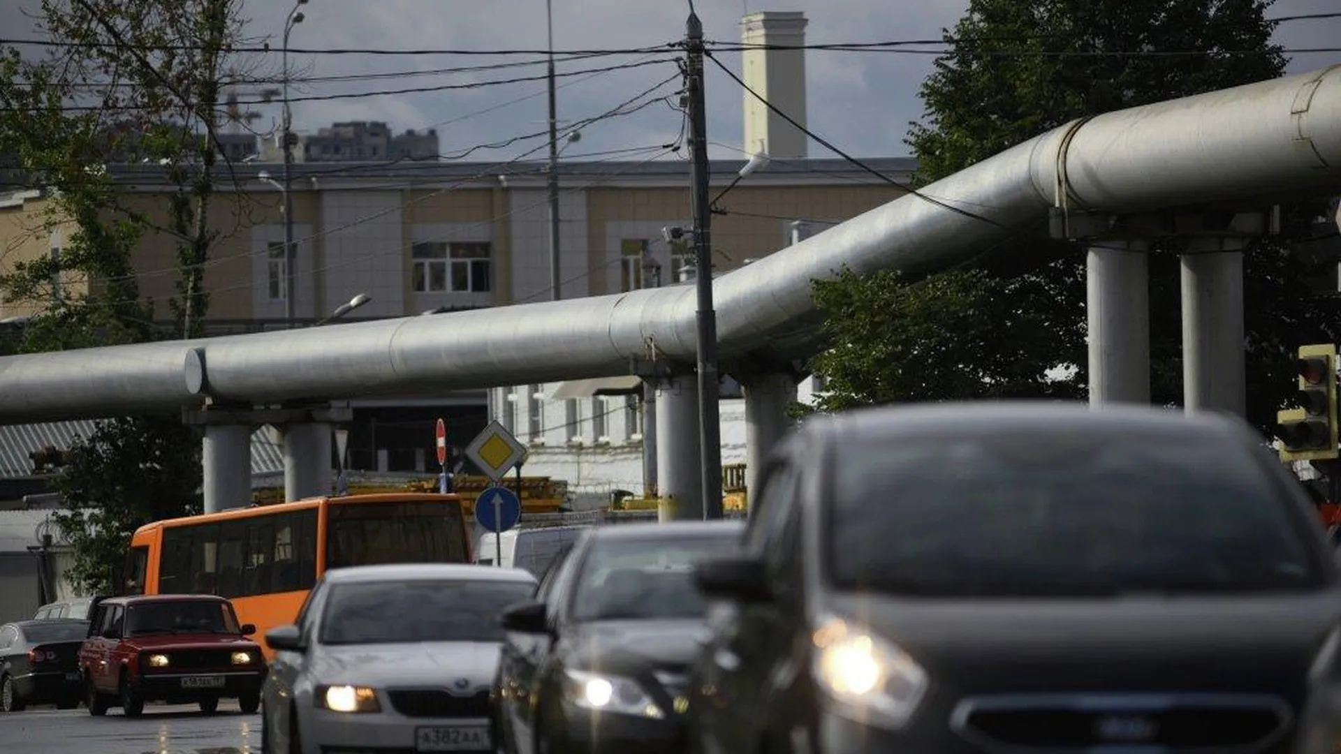 Авто поместили на спецстоянку в Москве за неуплату его владельцем 274  штрафов | РИАМО