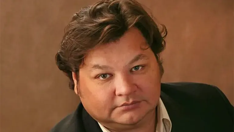 Скончался актер из мюзикла «Нотр-Дам де Пари» Александр Голубев