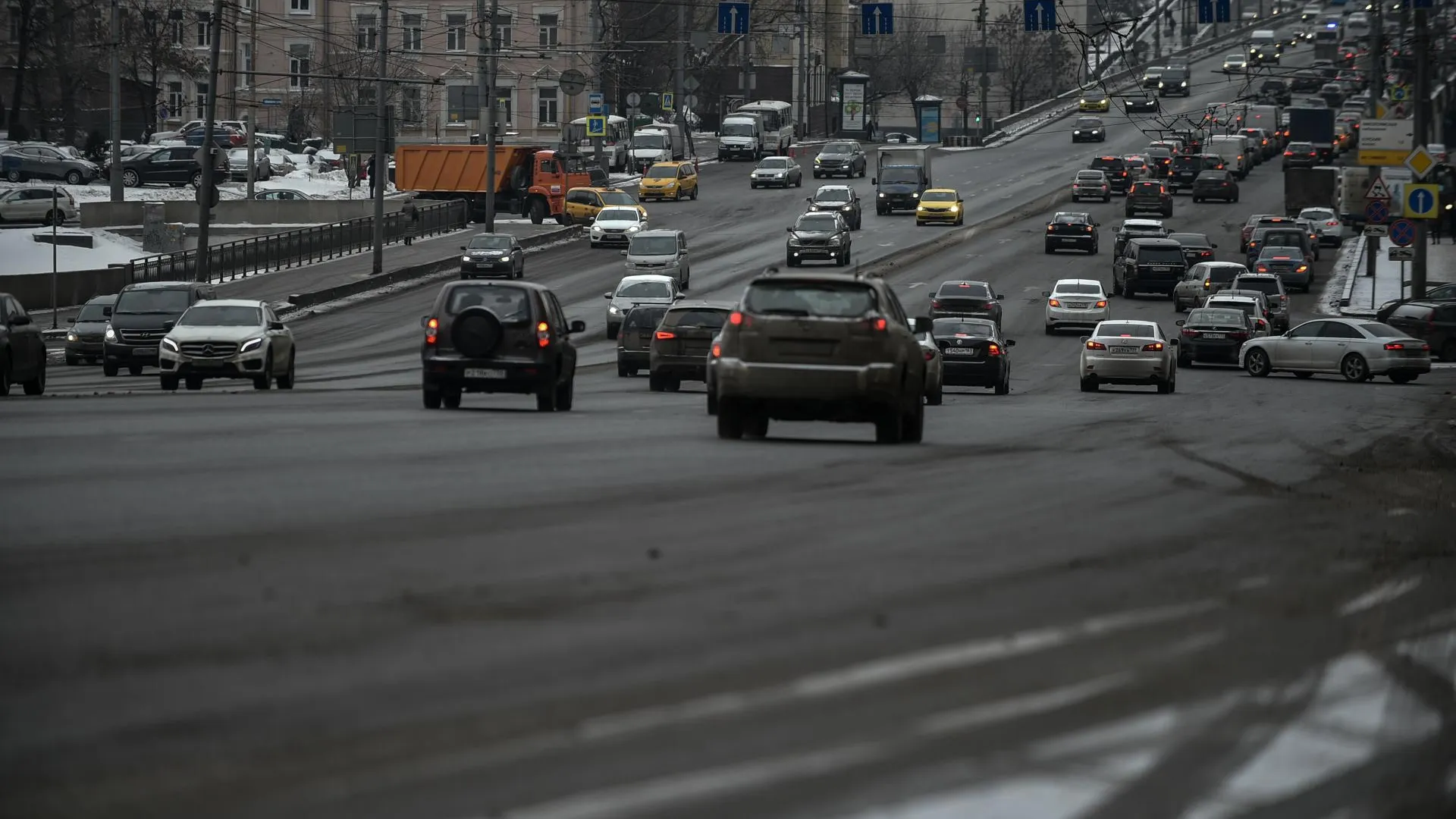 Мобильная лаборатория с георадаром проверила качество дорог в Москве