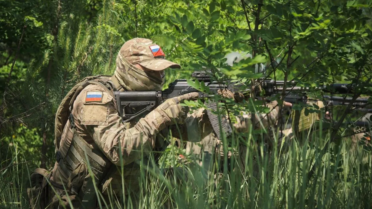 «РВ»: российские силы берут ВСУ в клещи в Урожайном