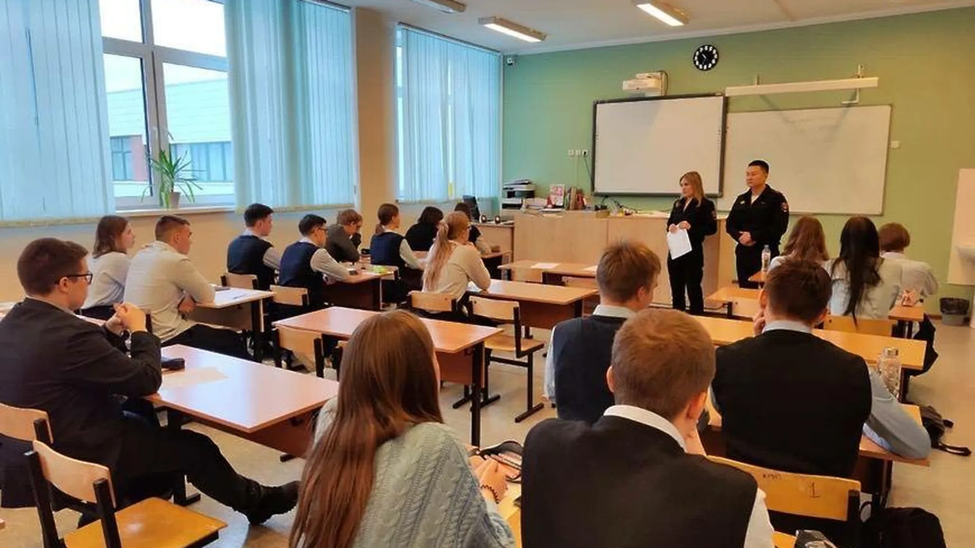 Школьникам из Мытищ рассказали об условиях поступления в университет МВД России