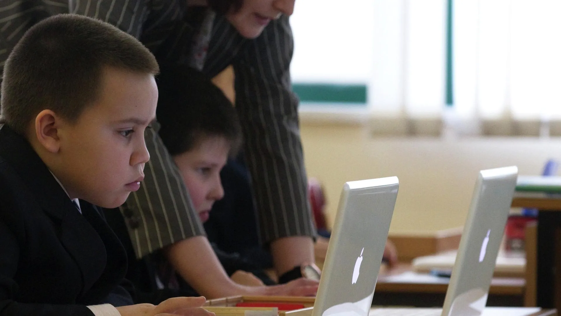 Интернет-трансляцию уроков начали для детей-инвалидов в Долгопрудном