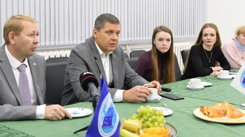Глава Дмитрова посетил научно‑исследовательский институт пресноводного рыбного хозяйства
