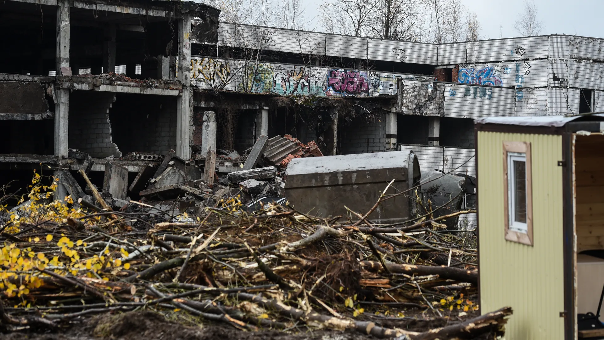 Более 5 тыс кв м территории освободили от самостроя на севере Москвы