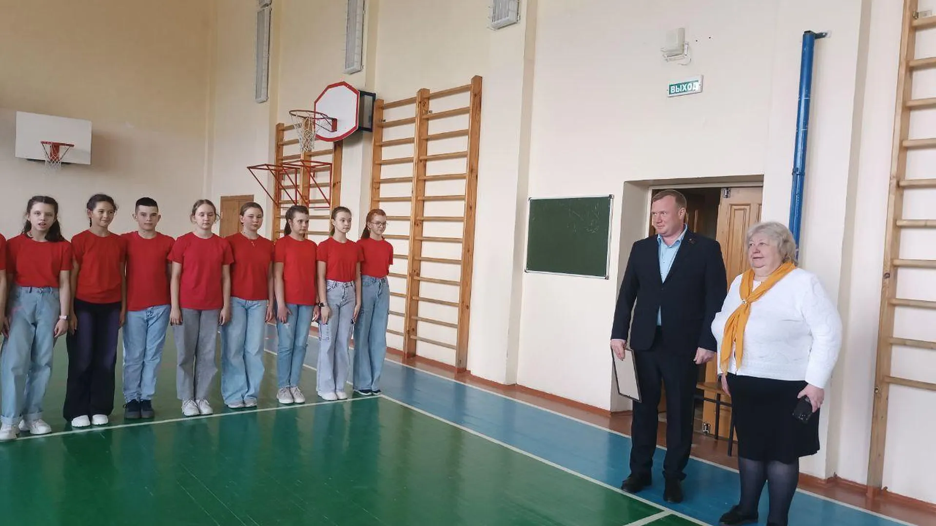 Депутат Мособлдумы посетил Георгиевскую гимназию в Егорьевске