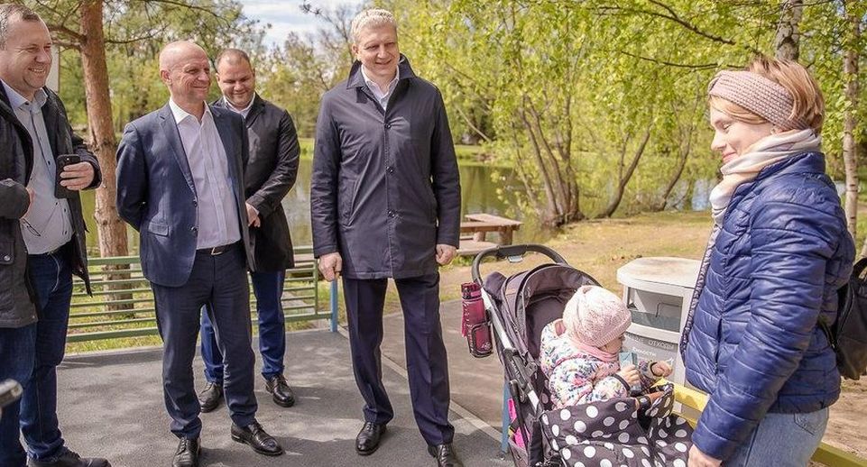 Глава Одинцовского округа Иванов осмотрел детскую площадку в деревне Шульгино