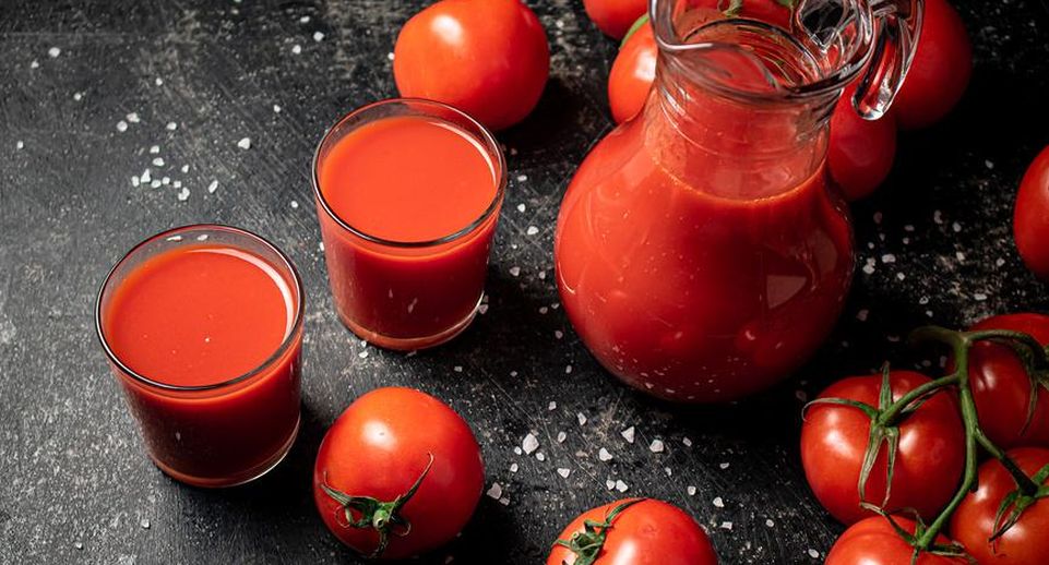 Нутрициолог рассказала, чем томатный сок полезнее свежих плодов