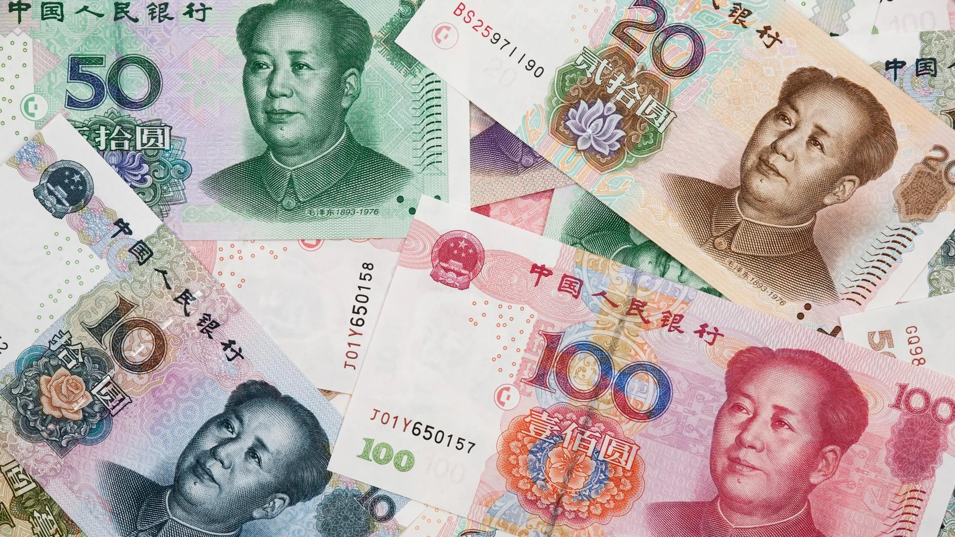 Экономист Максим Осадчий о замещении доллара в России: «Достойных альтернатив юаню нет»