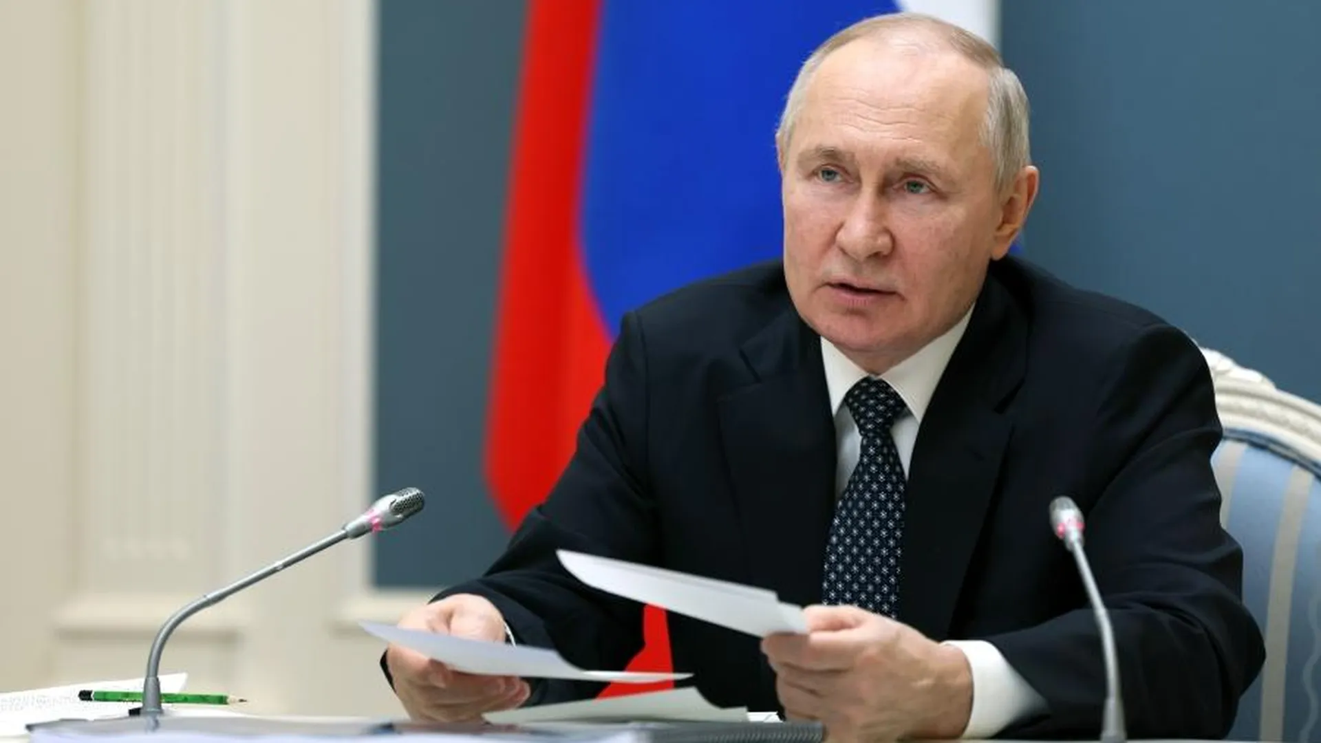 Путин обсудил с Совбезом биологическую безопасность в СНГ