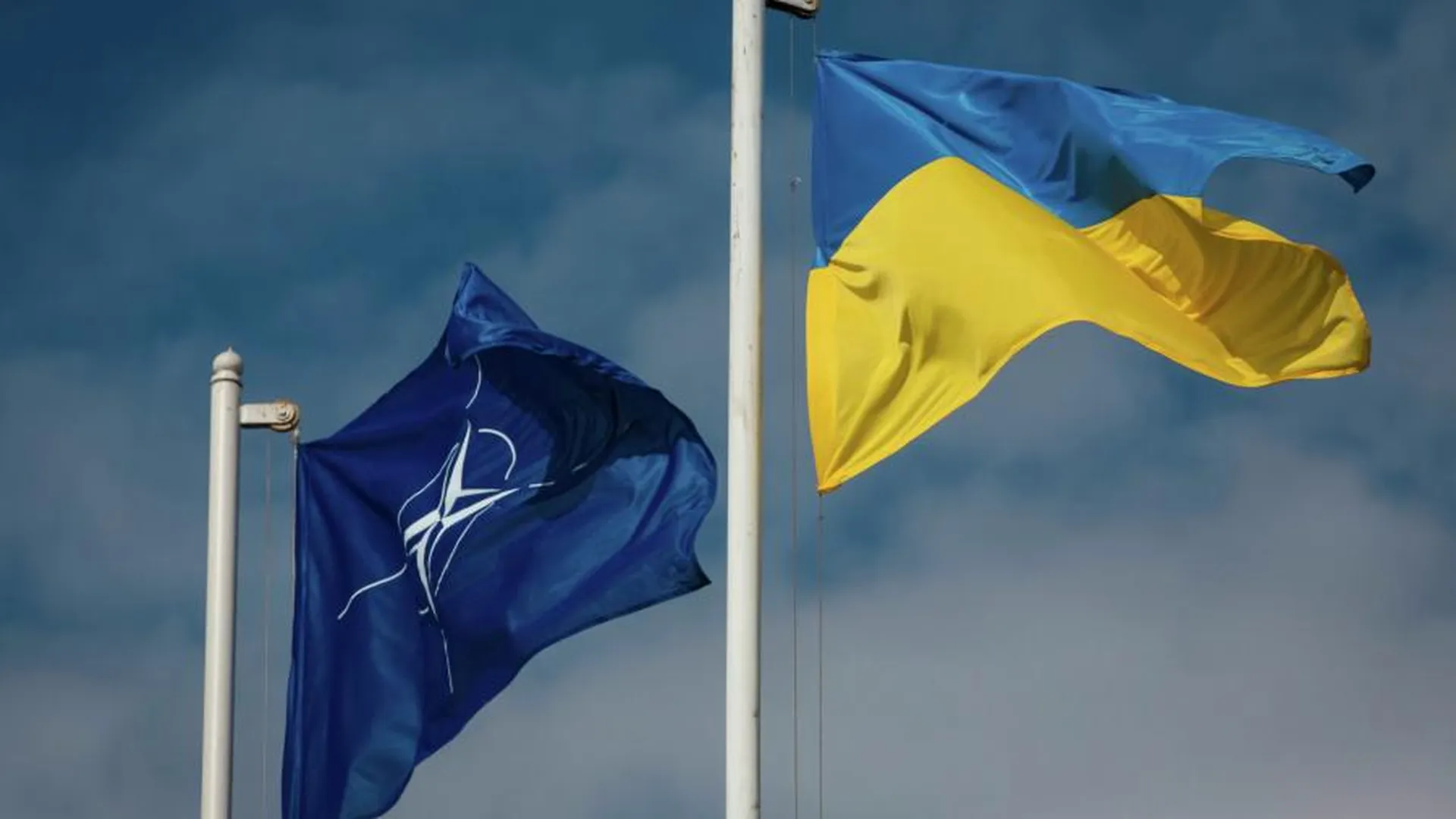 Макгрегор: НАТО не переживет кризис на Украине