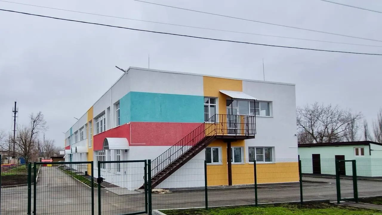 Подмосковные строители восстанавливают детский сад на территории Мариуполя