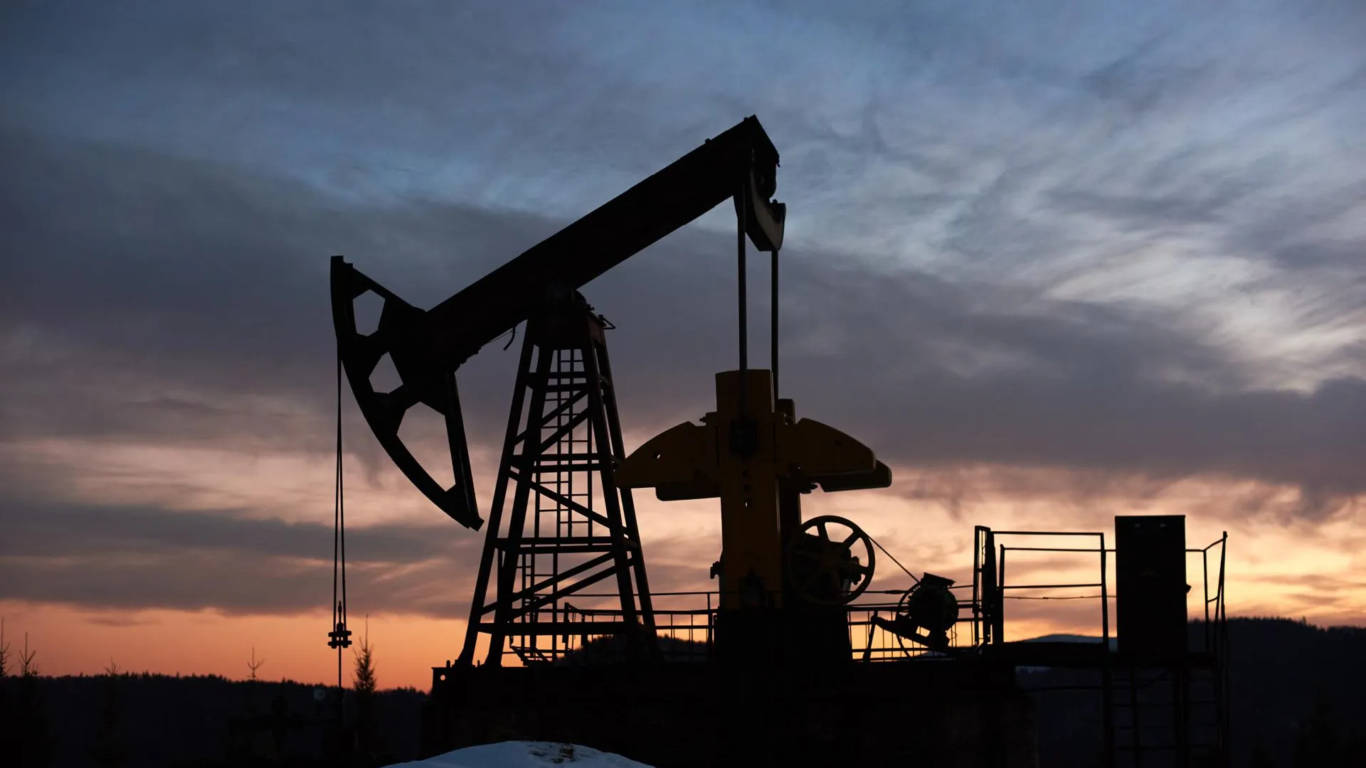 Доходы России от продажи нефти упали на 20%