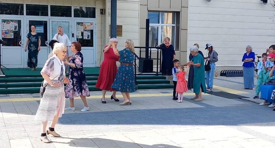 В Рузе прошла танцевальная программа для пенсионеров