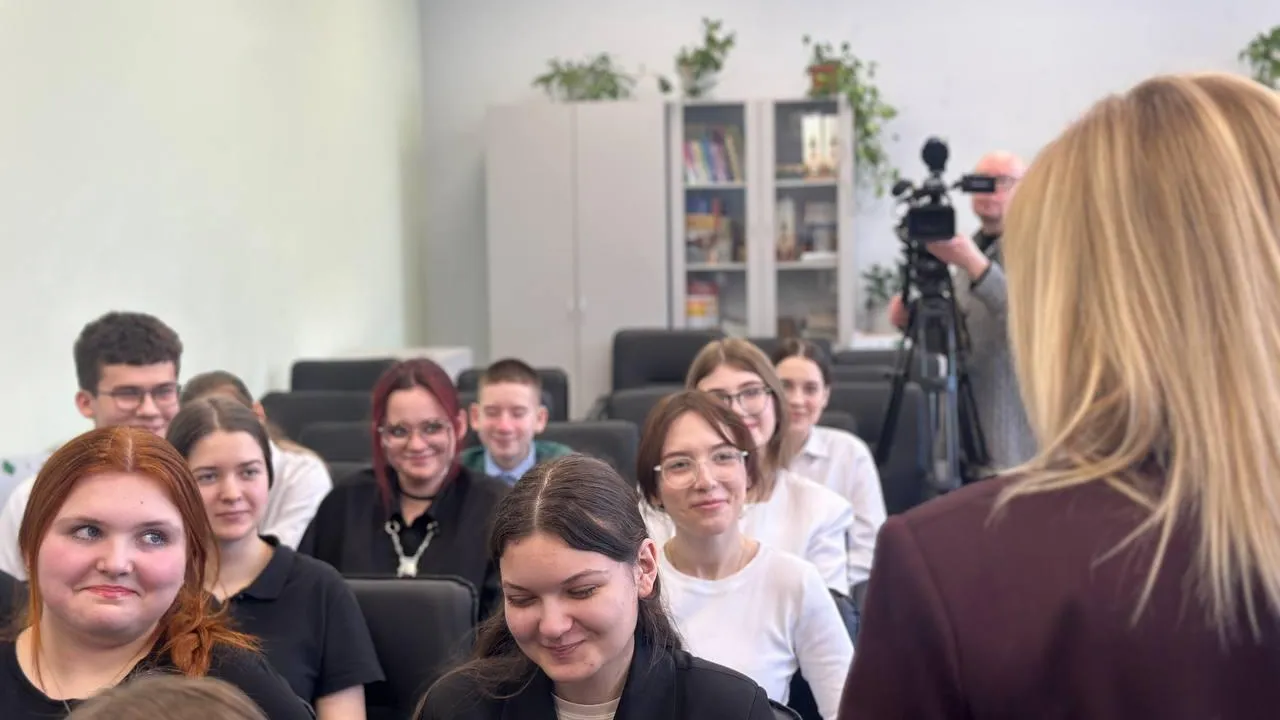 Глава Клина провела в школе урок «Крымская весна: 11 лет в родной гавани»