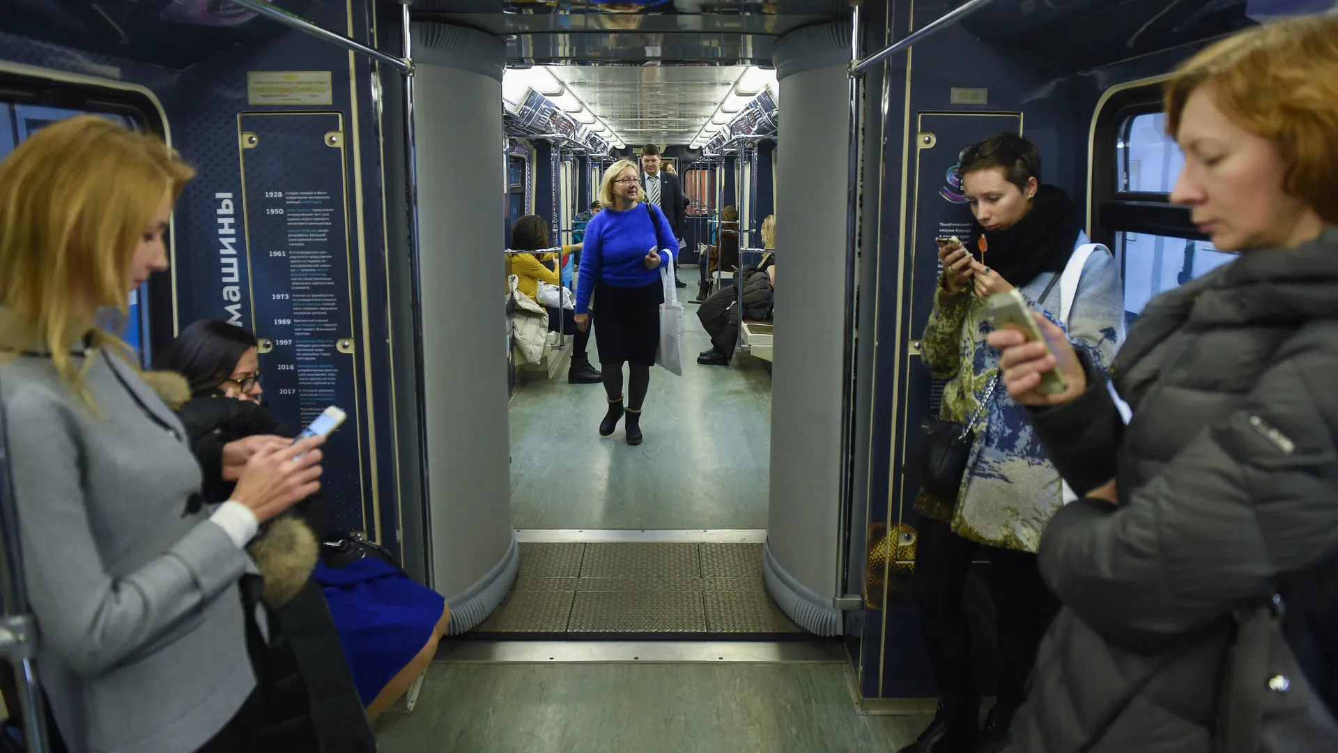 Движение на Люблинско-Дмитровской ветке метро вводят в график после сбоя
