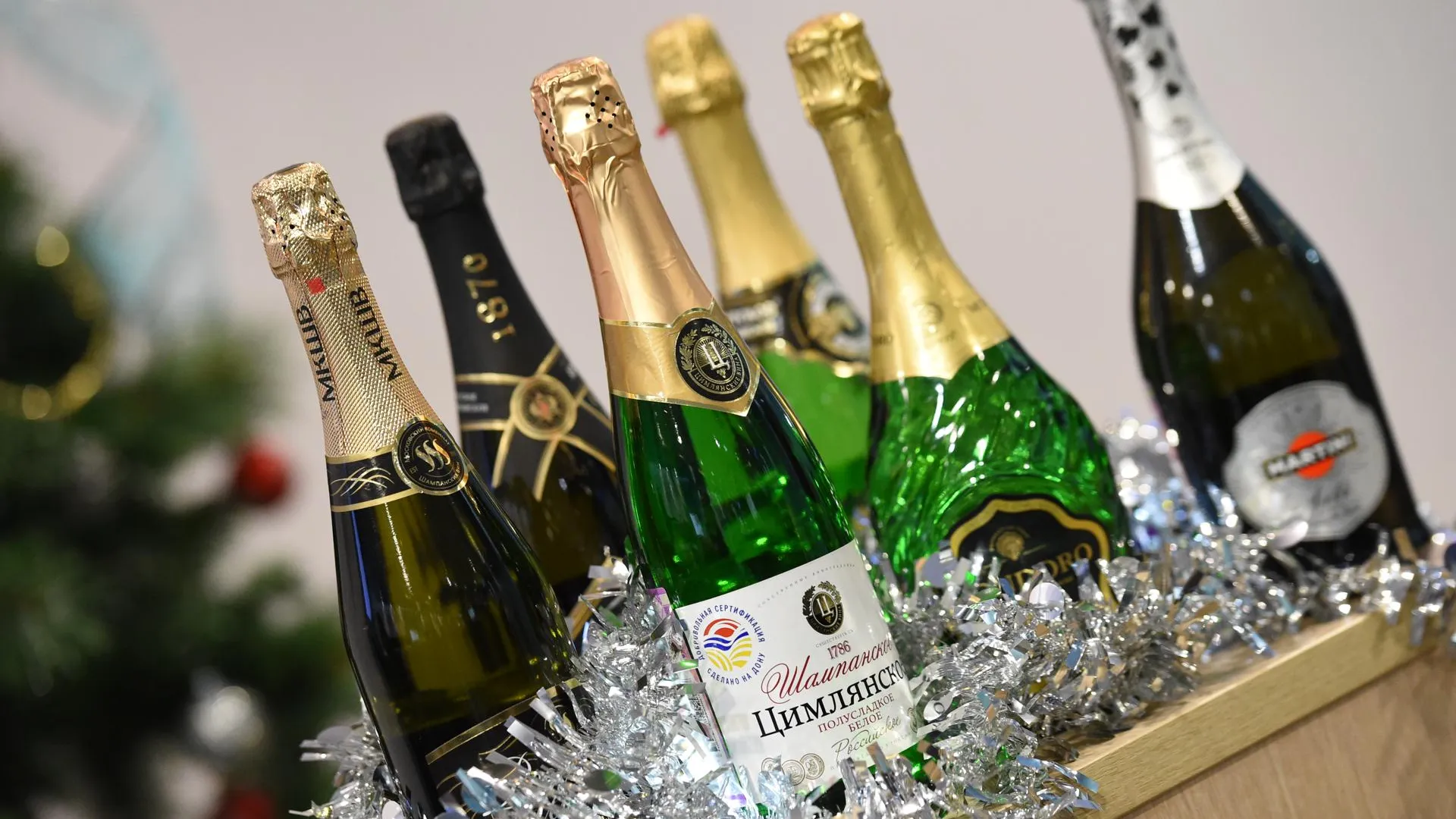 Эксперимент РИАМО: какое шампанское выбрать на Новый год