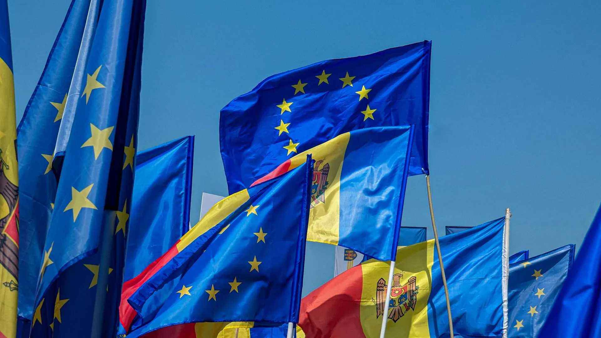 Санду подписала указ о начале переговоров по вступлению Молдовы в ЕС