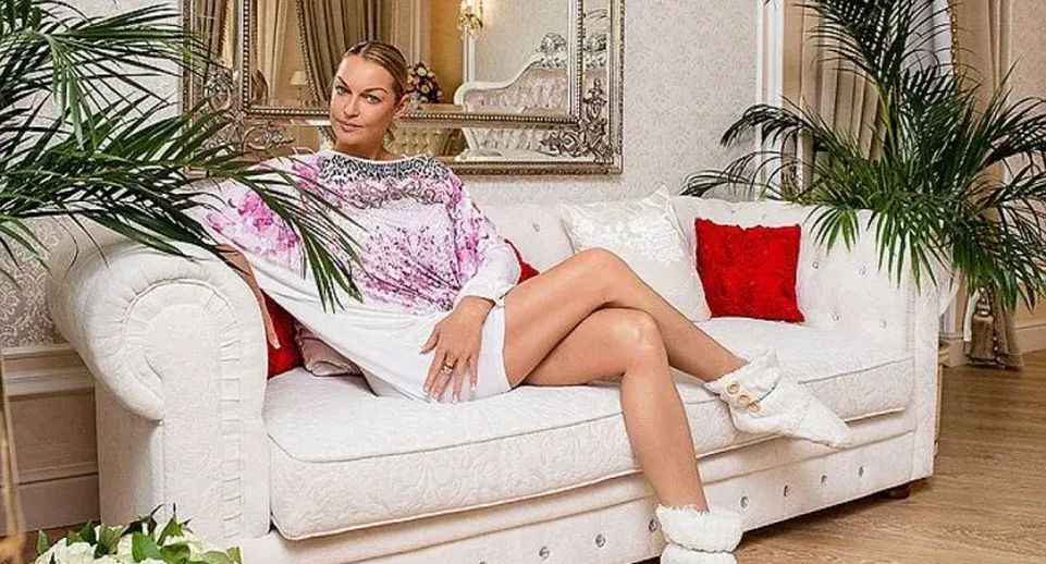 Анастасия Волочкова: дочери ее парню разрешаю делать вообще все