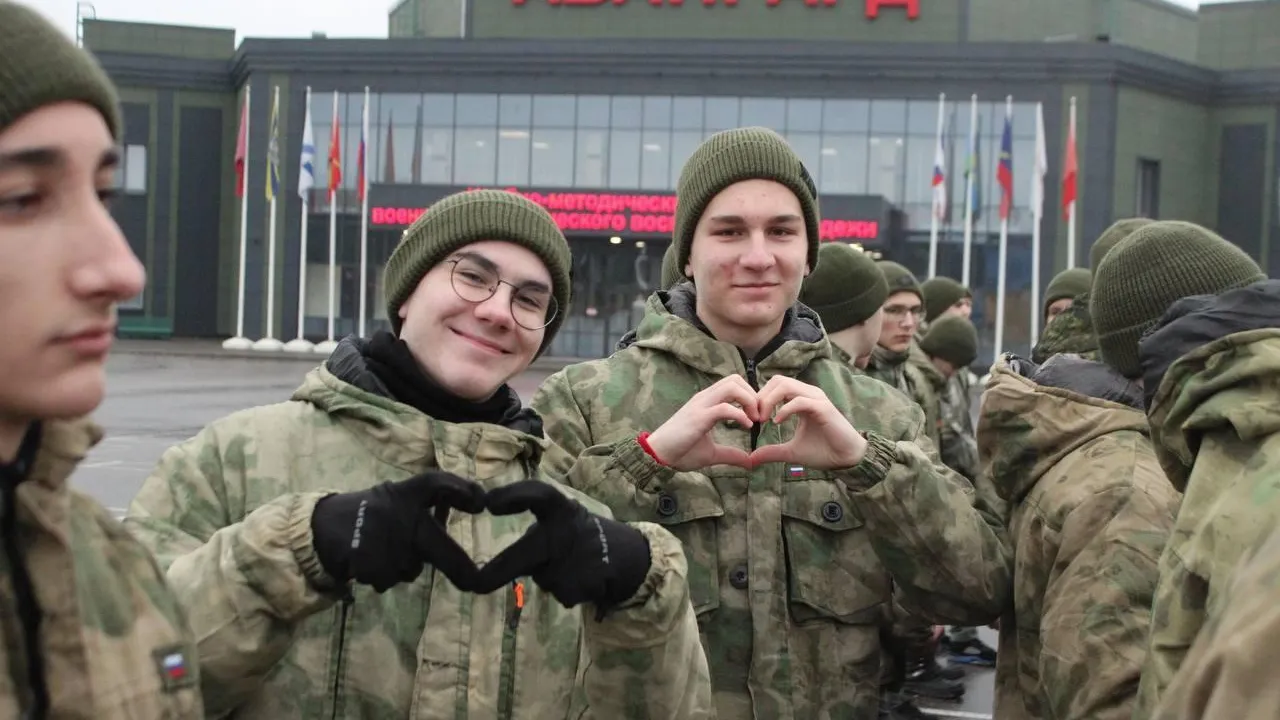 Свыше 1,4 тыс школьников Подмосковья прошли основы военной подготовки в январе