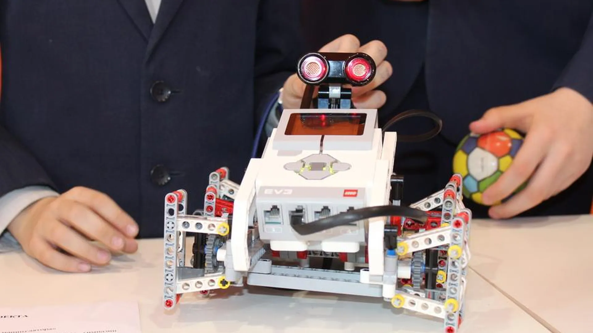 Юный робототехник представил Петербург на чемпионате высоких технологий