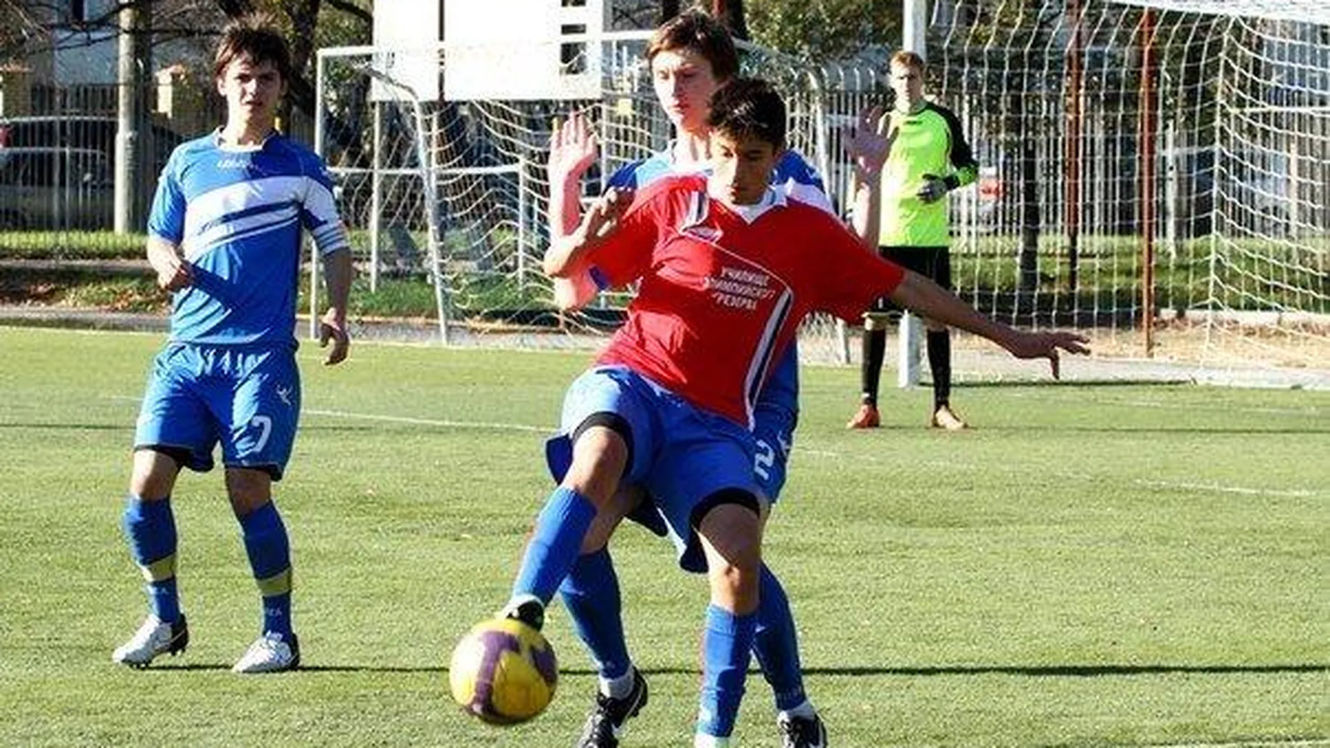 Трехмесячный футбольный турнир стартовал в поселении Солнечногорского района