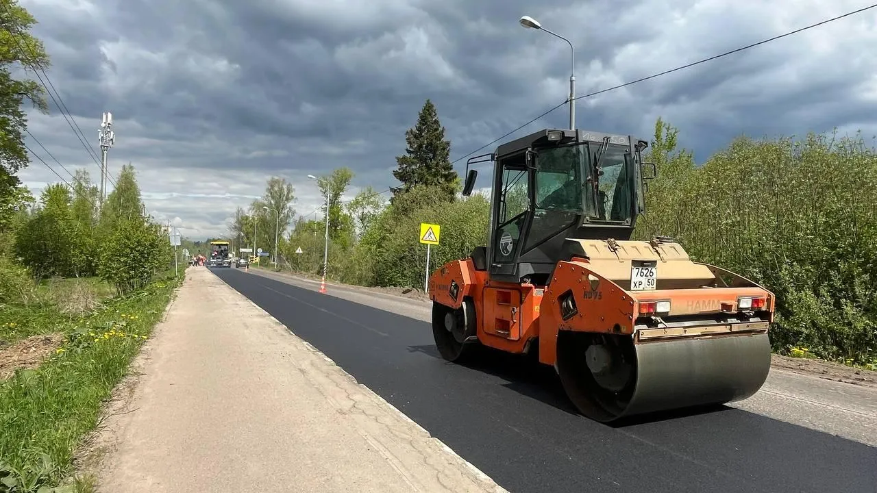 В 13 округах Подмосковья отремонтировали дороги, ведущие к медицинским  учреждениям | РИАМО