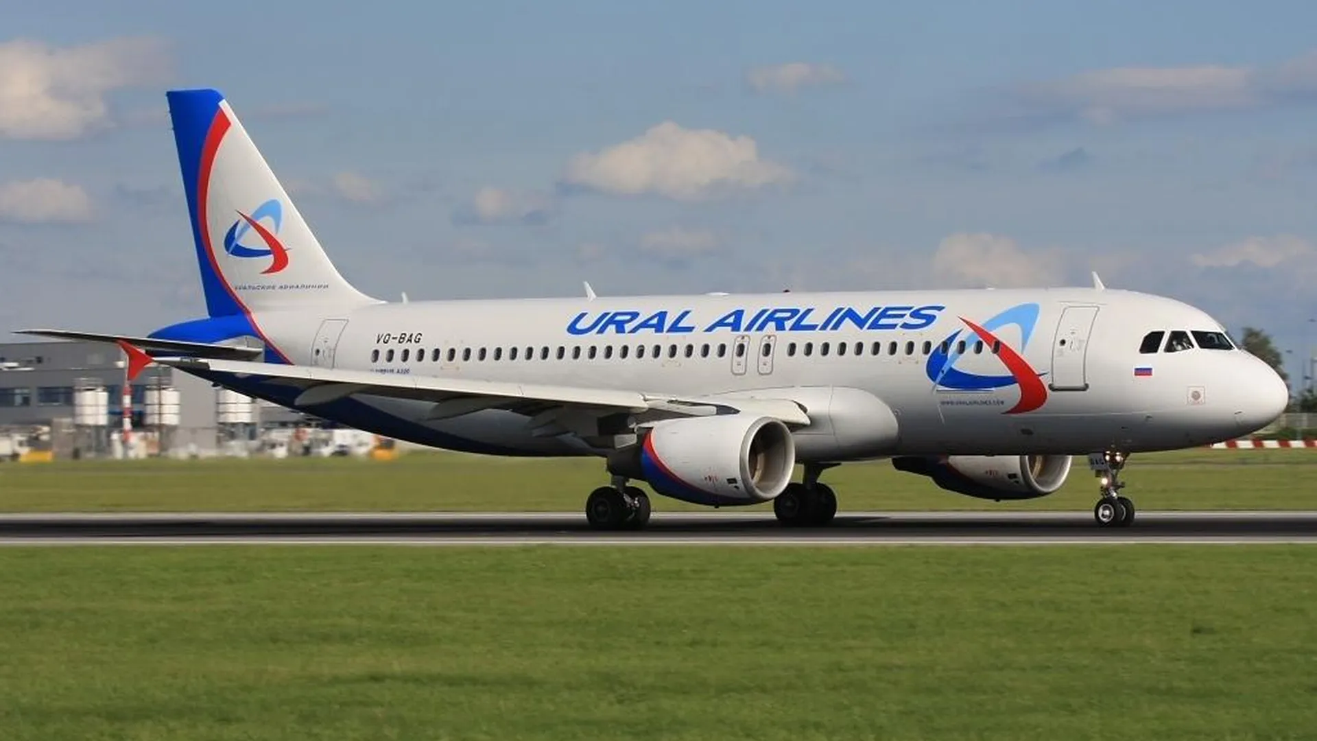 Пассажиры подрались с бортпроводниками в самолете «Уральских авиалиний»