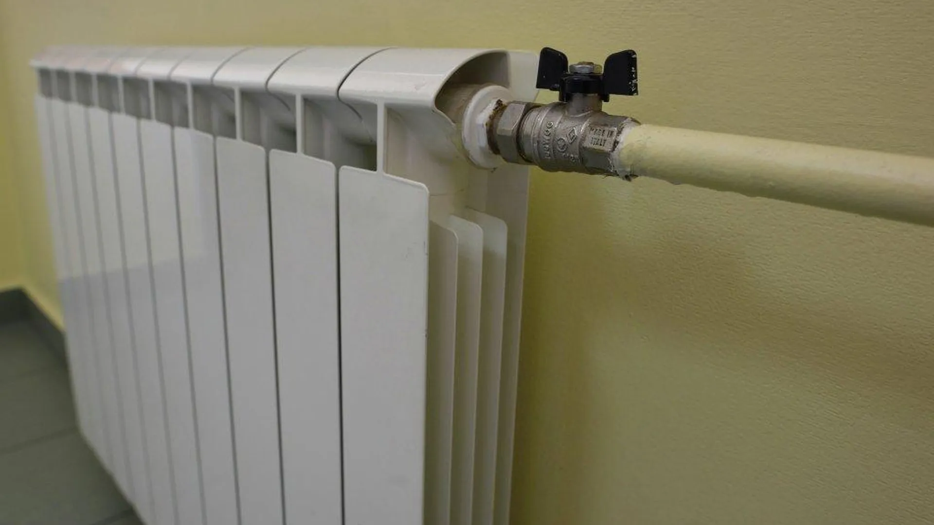 УК восстановили нормативную температуру отопления в домах Коломны и Нахабина