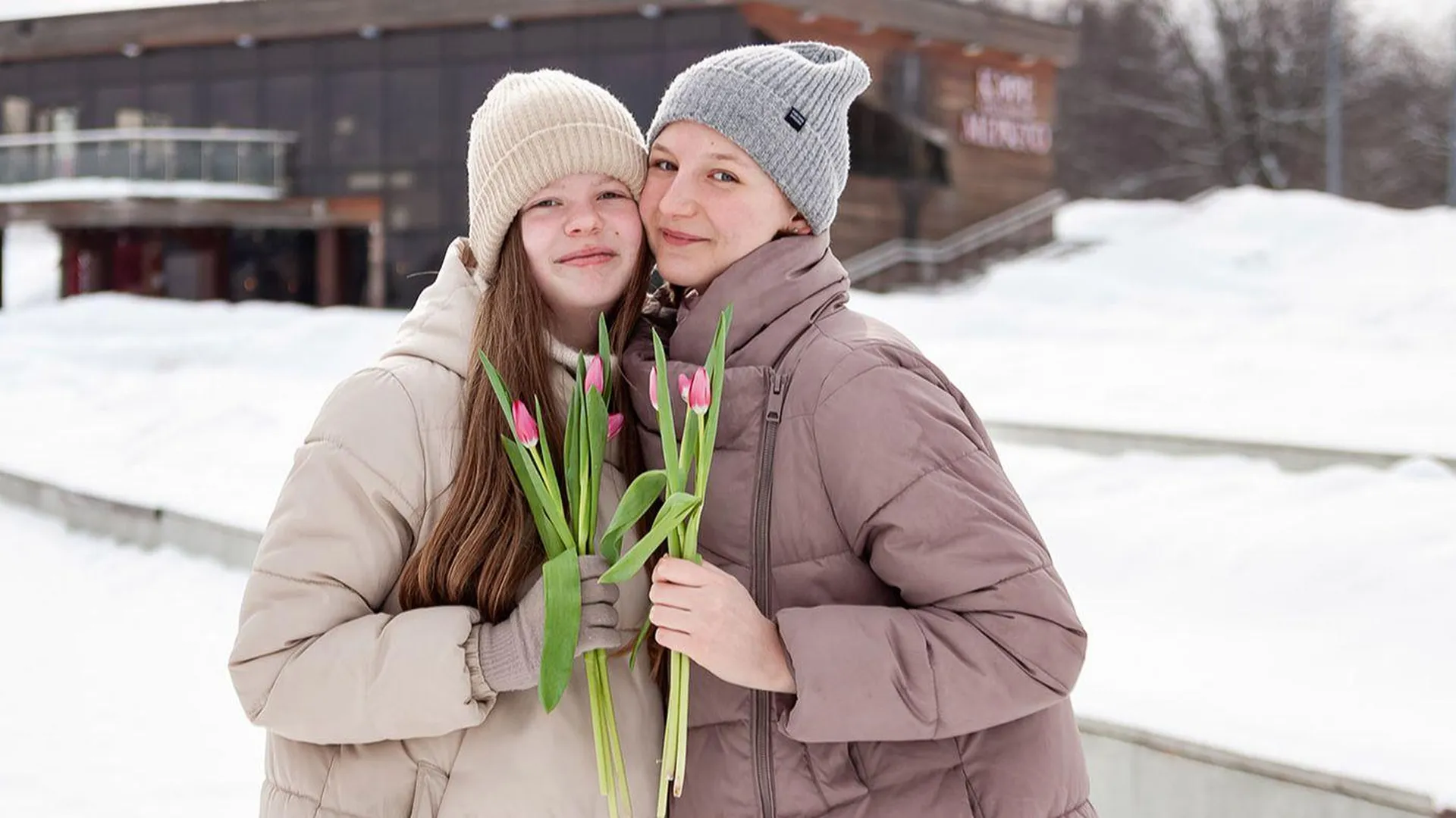Власти Москвы поздравили горожанок с Международным женским днем