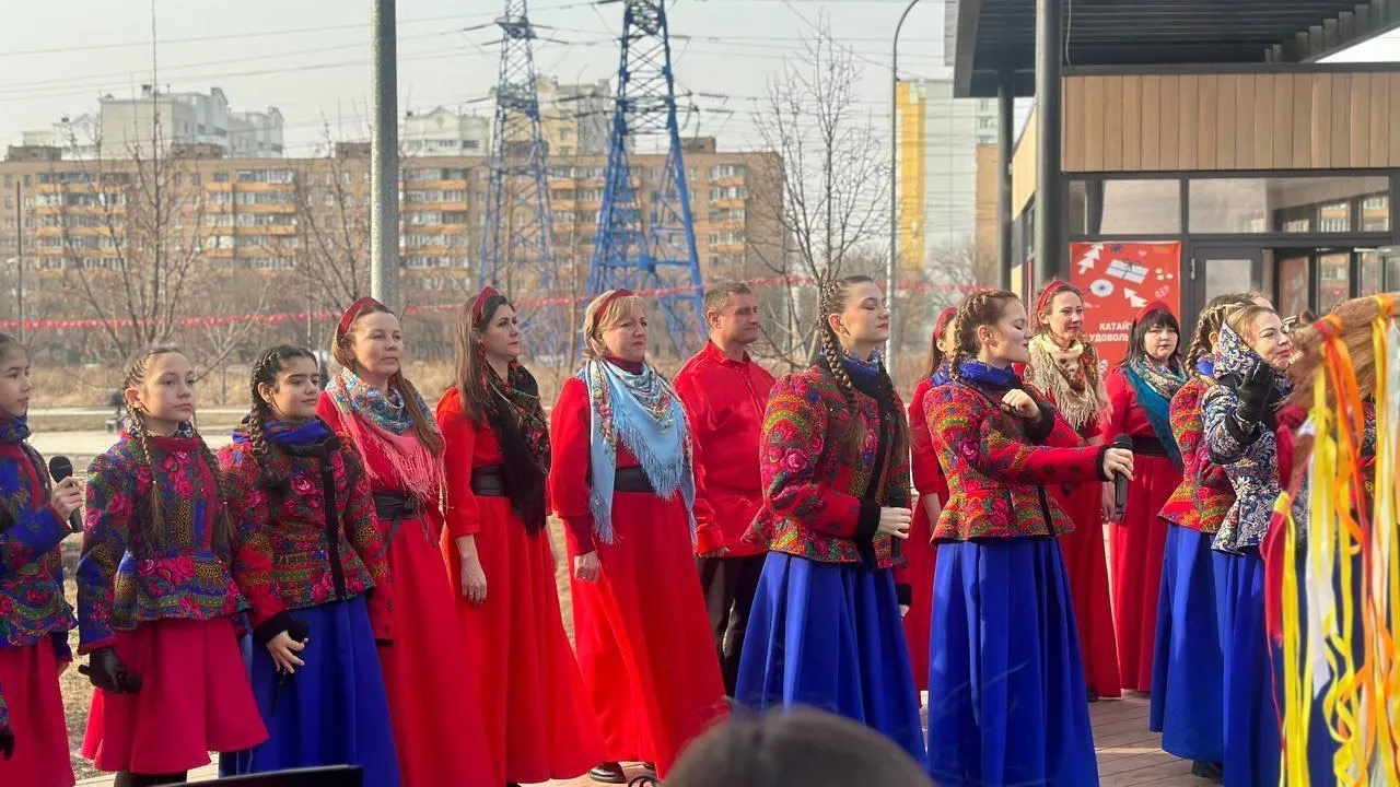 В первый день Масленицы в Реутове раздали более двух тысяч блинов
