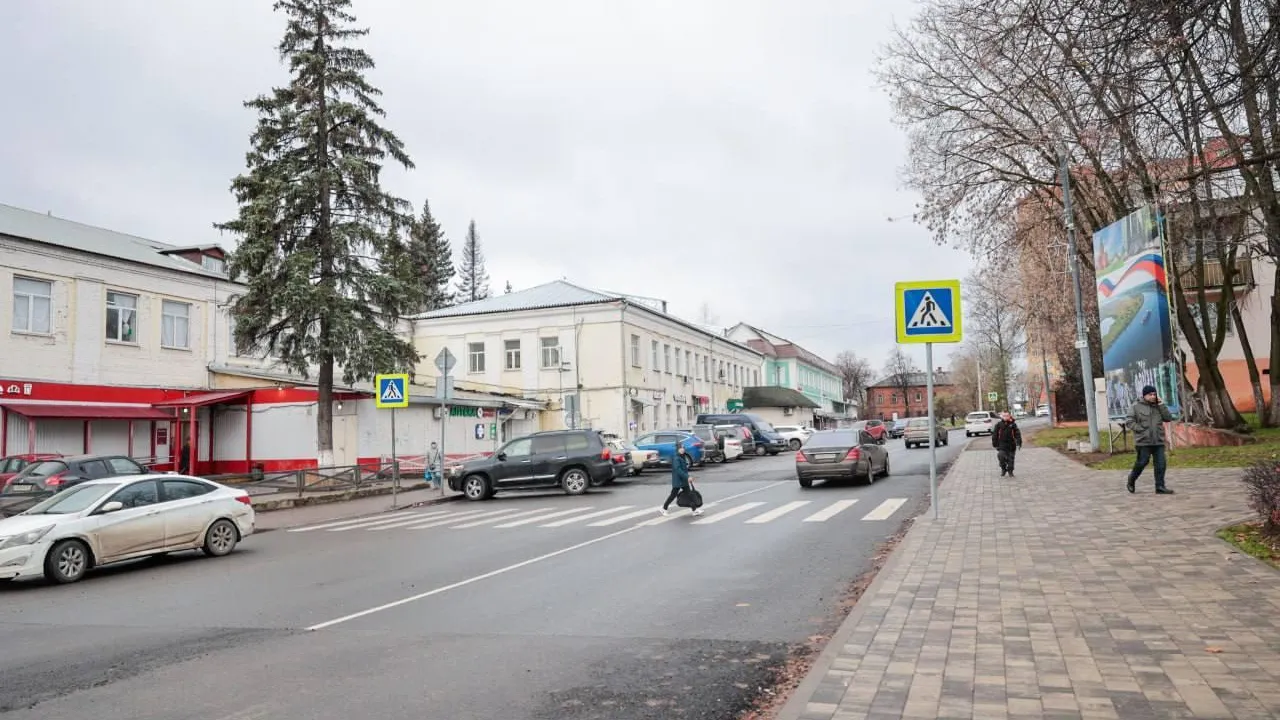 Завершается асфальтирование Фабричной улицы в микрорайоне Пироговский Мытищ