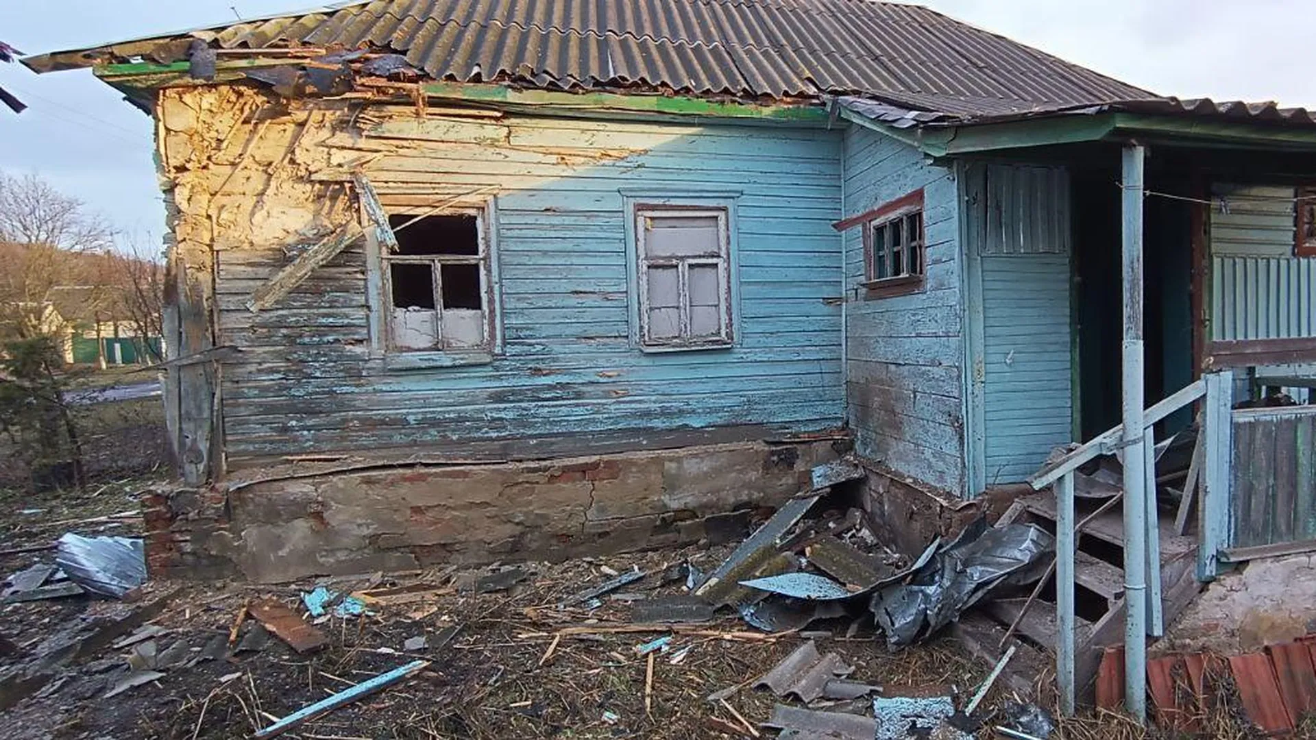 Губернатор Старовойт: 3 дома и ЛЭП повреждены в селе Гуево после атаки ВСУ