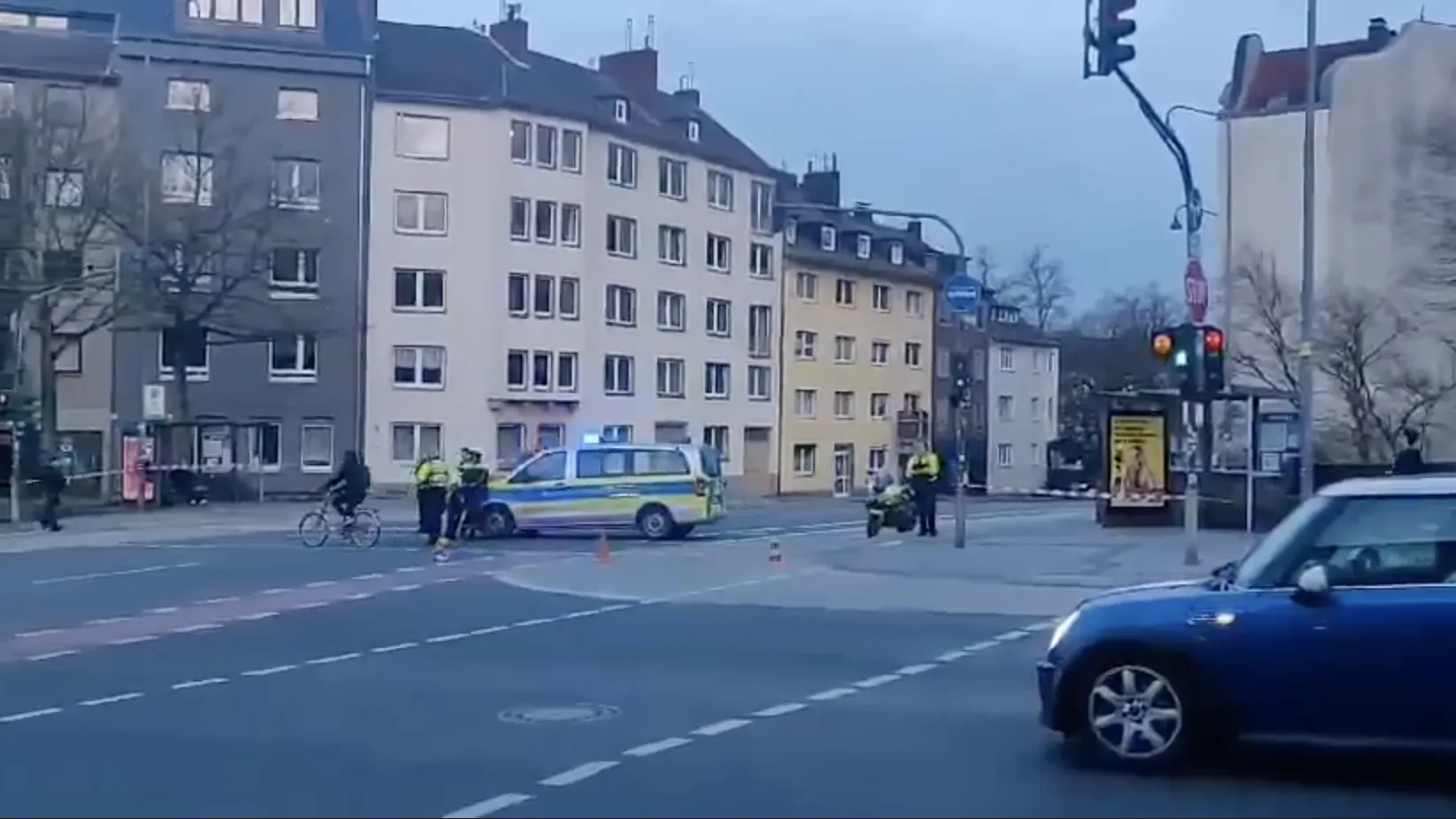 Неизвестный взял в заложники несколько человек в больнице немецкого Ахена |  РИАМО