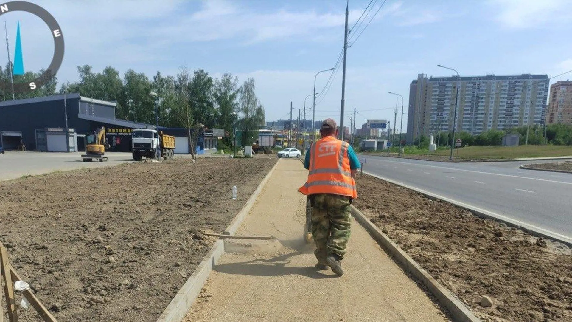 На въезде в Лобню в районе Шереметьевского шоссе приступили к устройству пешеходной зоны