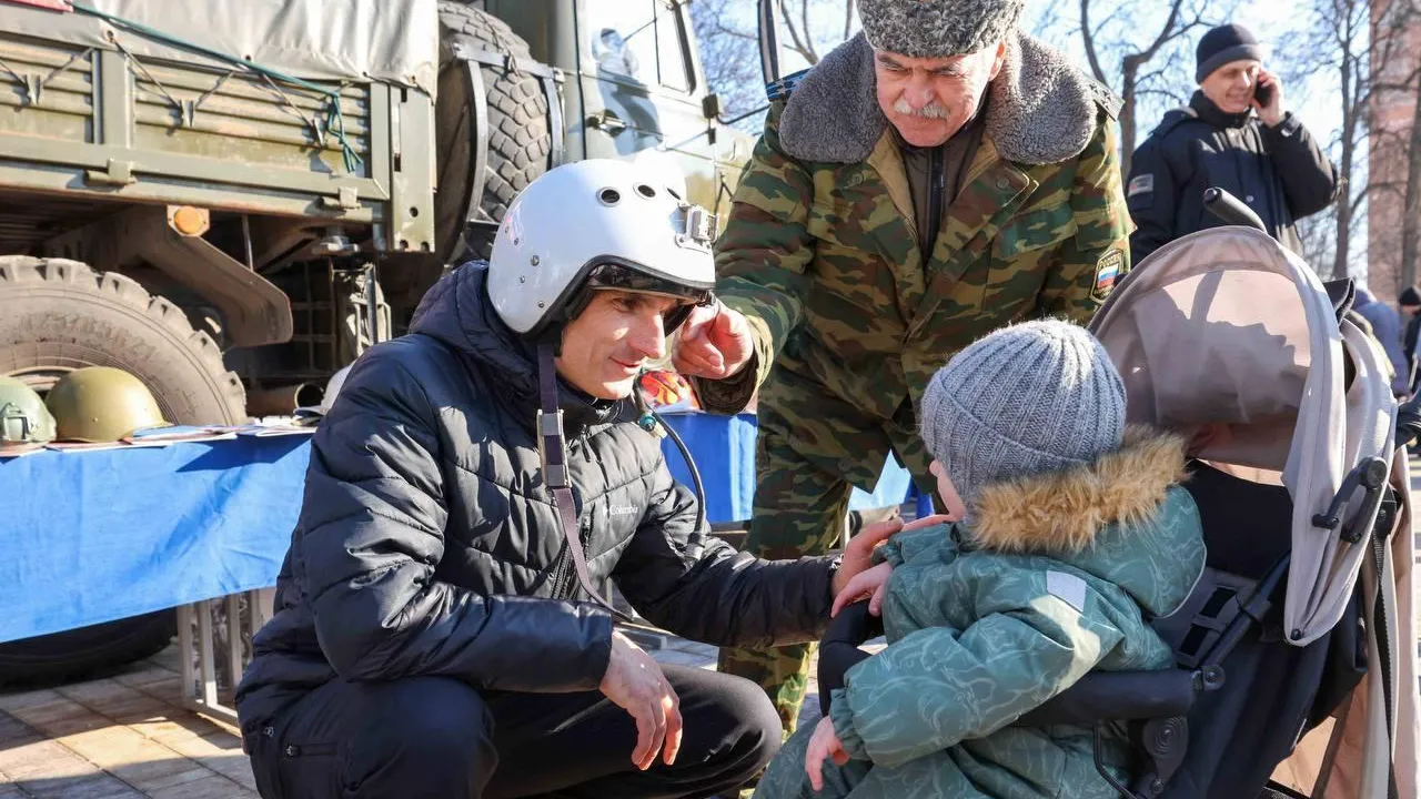Почти 3 тыс человек отпраздновали День защитника Отечества в парке Подольска