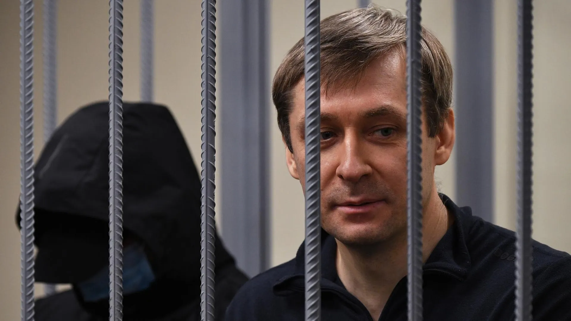 Осужденный за взятки экс‑полковник МВД Захарченко пытался записаться на СВО