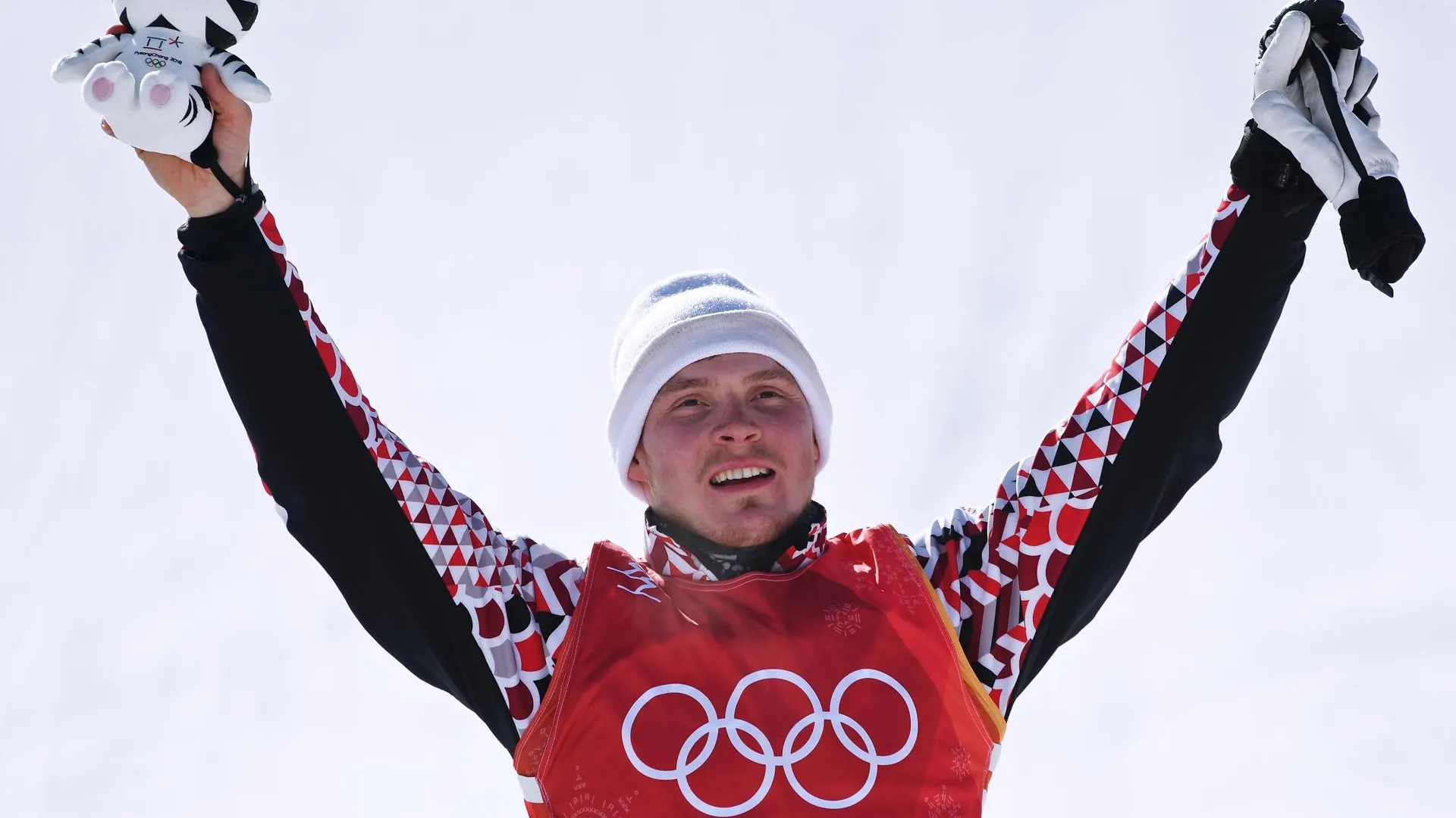 Фристайлист из РФ завоевал бронзовую медаль на Олимпиаде в Пекине