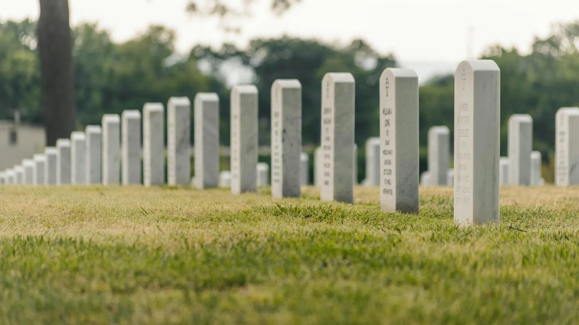 На кладбищах в США появляются могилы убитых на Украине наемников