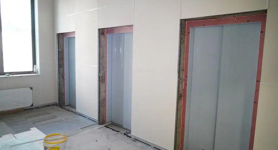 Отделка и фасад в новой поликлинике Котельников готовы более чем на 90%