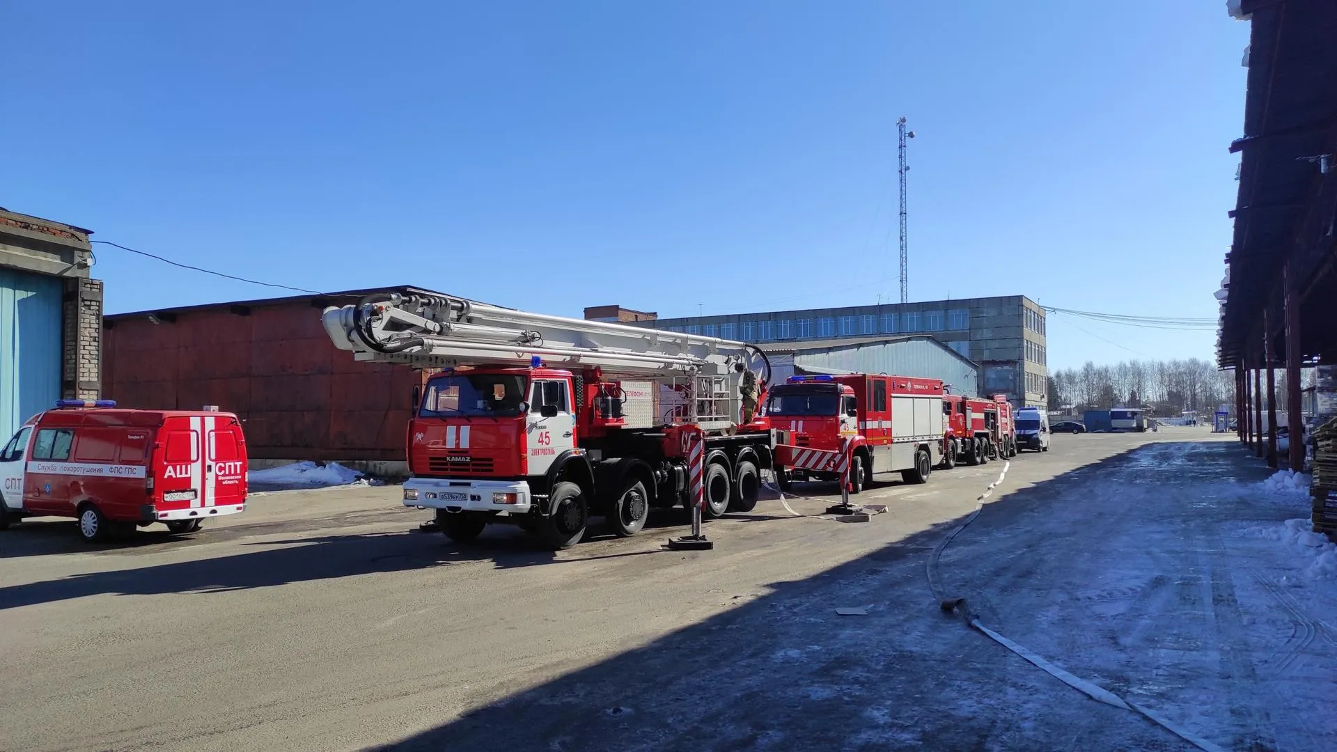 Пожарные и спасатели Балашихи потушили условный пожар в крупном складском  комплексе | РИАМО в Балашихе