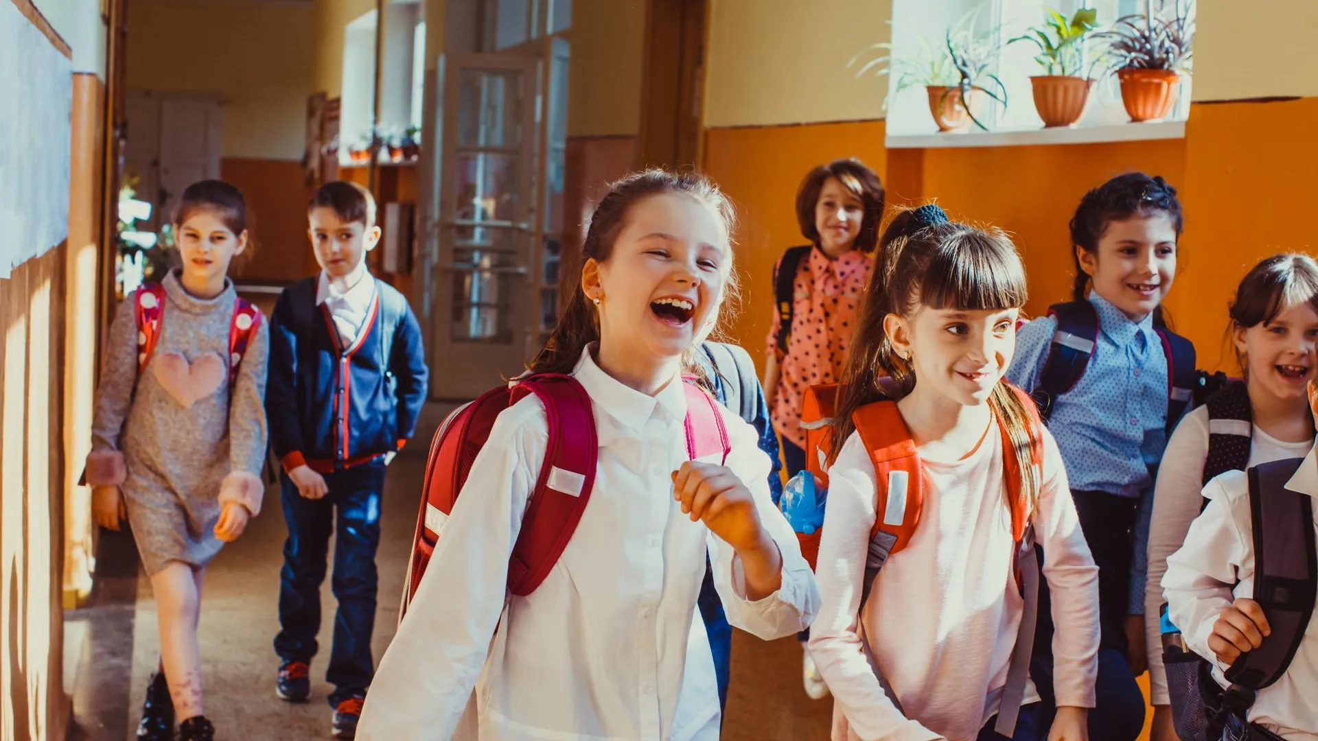Школьные весенние каникулы 2024: чем заняться и куда сходить с ребенком в Москве