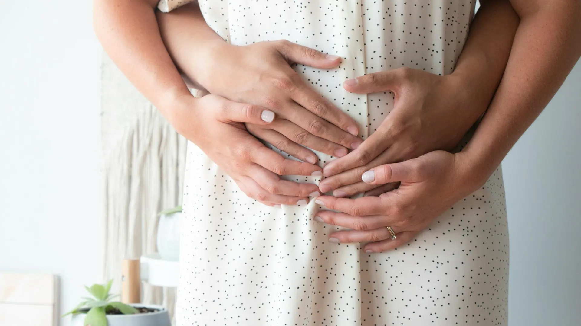 Психолог раскрыла неизвестный, но «яркий» симптом беременности