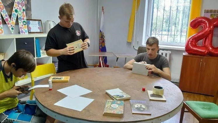 Молодежь Серпухова провела акцию «Береги книгу»